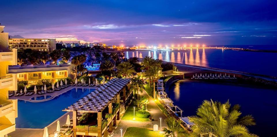 Vuni Palace Luxury Resort & Beach & Casino Kyrenia  Exterior photo